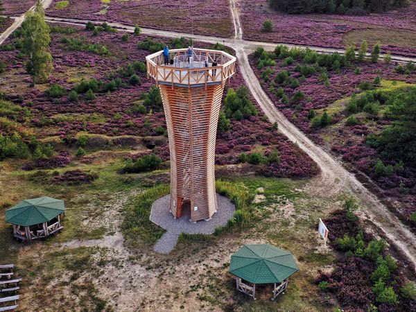 Luftaufnahme vom Heideturm auf dem Heinz-Sielmann-Hügel in der Kyritz-Ruppiner Heide